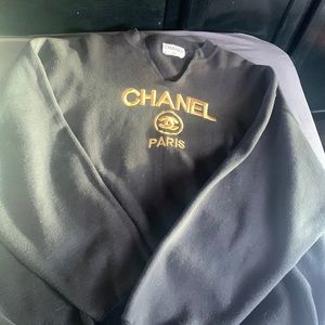 Vintage Chanel Paris sweatshirt